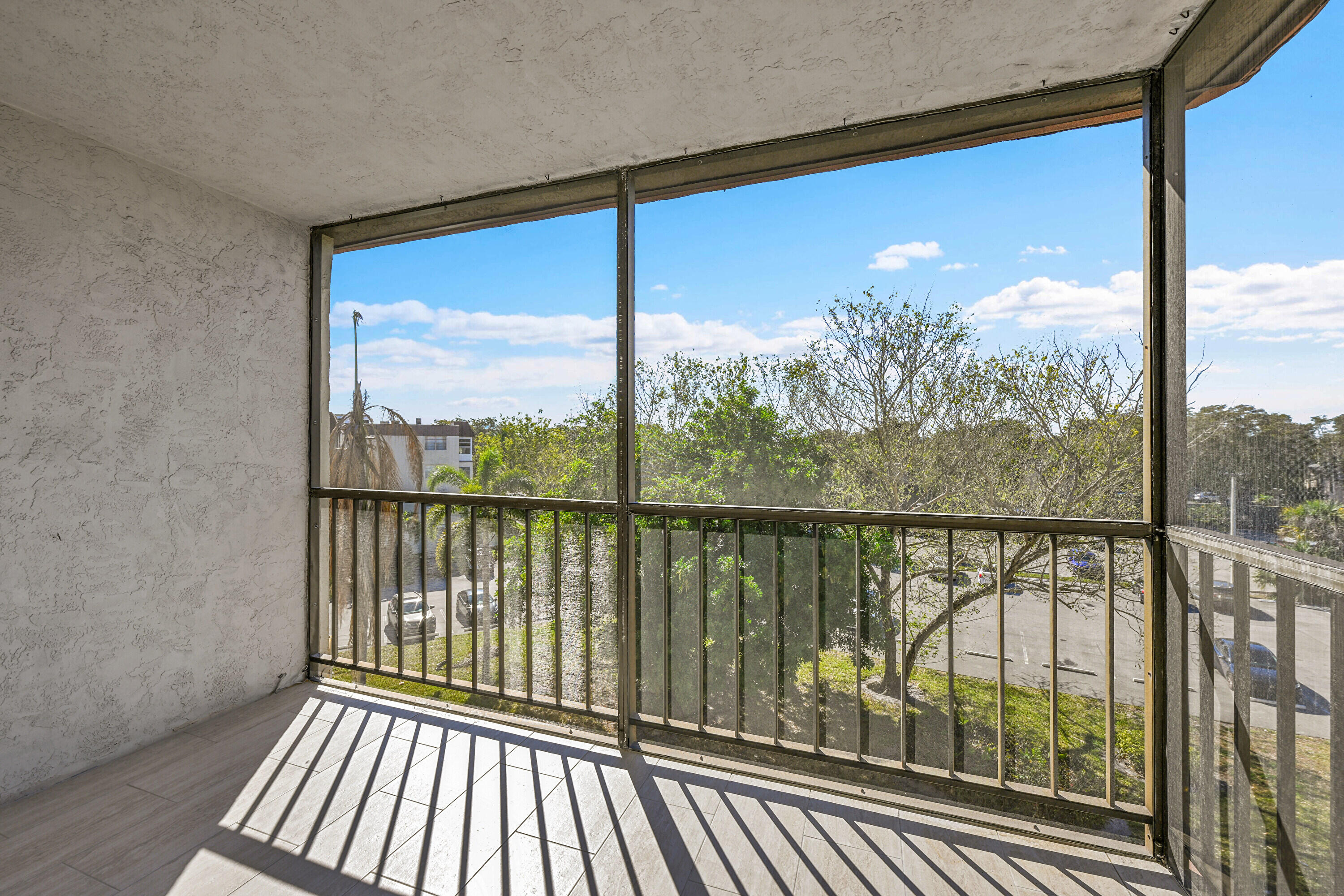 OMEGA CONDO NO 2 - Residential