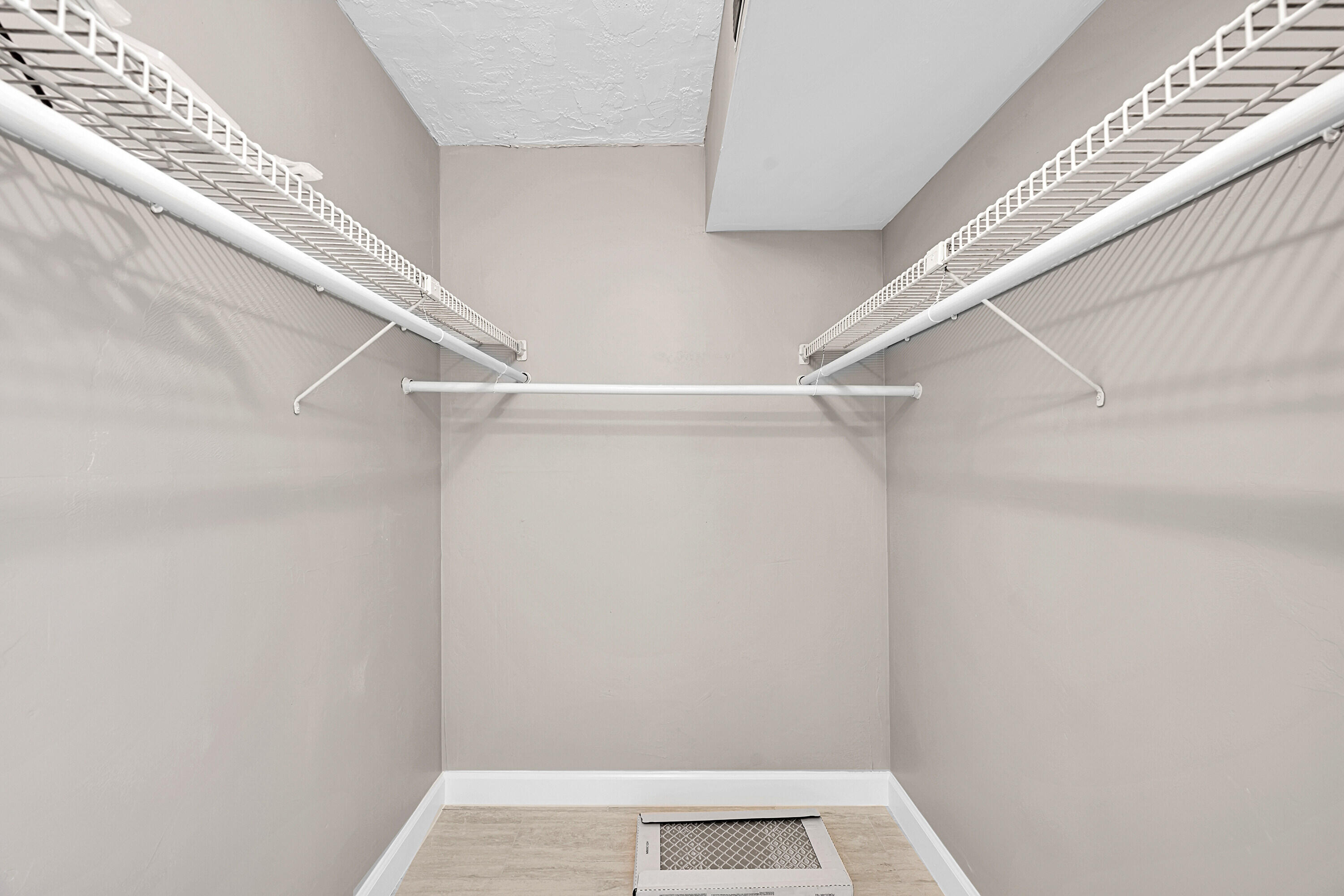 OMEGA CONDO NO 2 - Residential