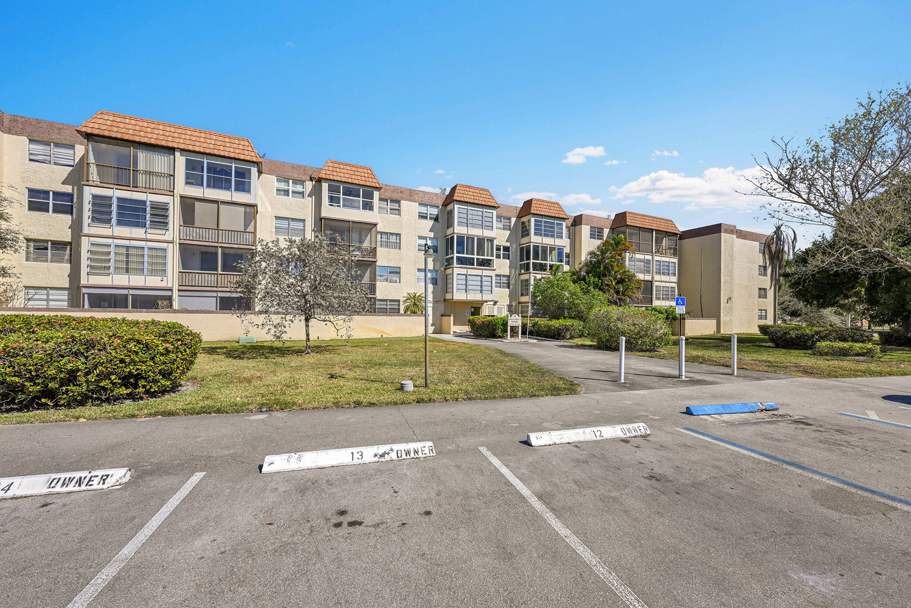 OMEGA CONDO NO 2 - Residential