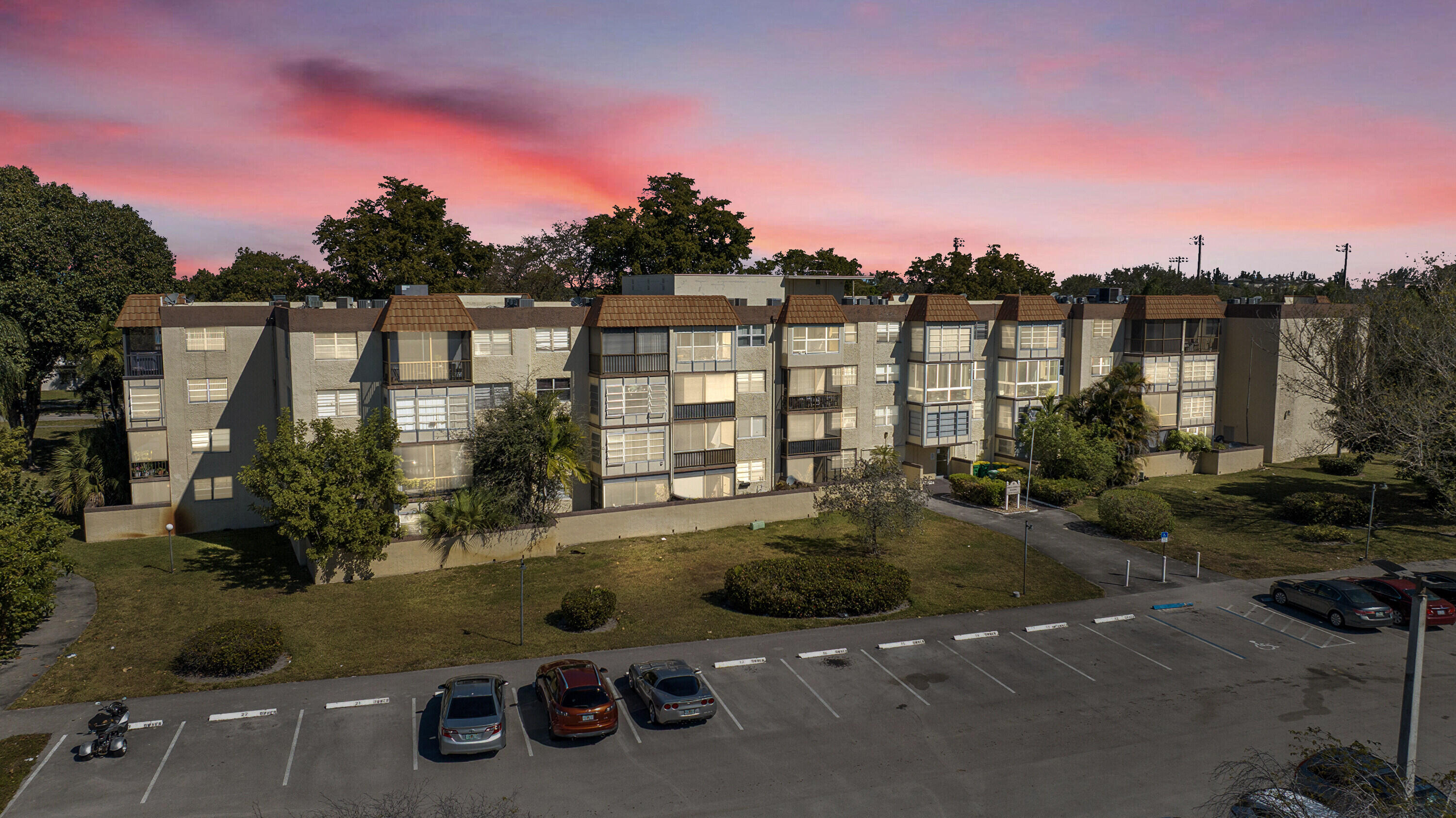 OMEGA CONDO NO 2 - Residential