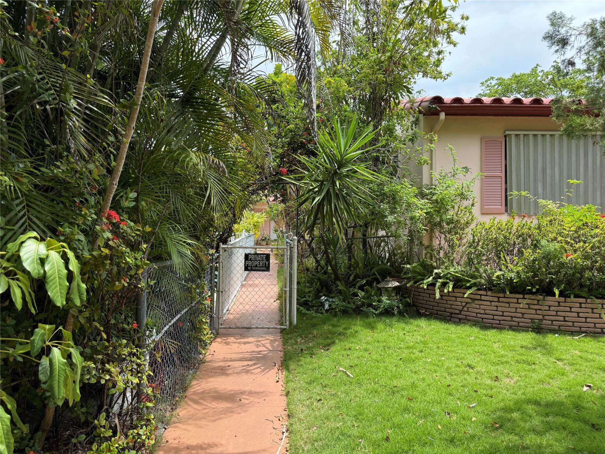 Hollywood South Side Add - Residential Lease