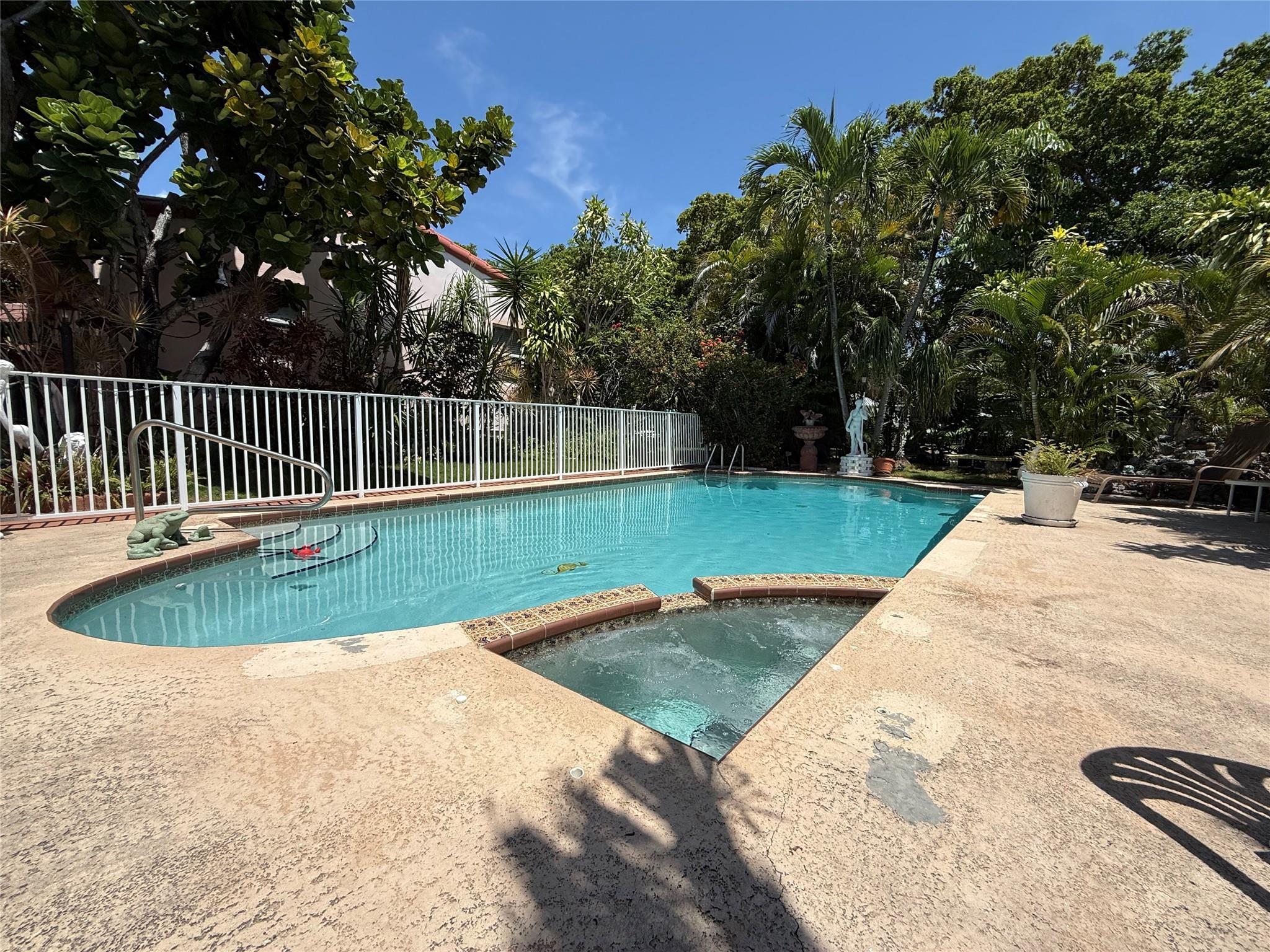 Hollywood South Side Add - Residential Lease