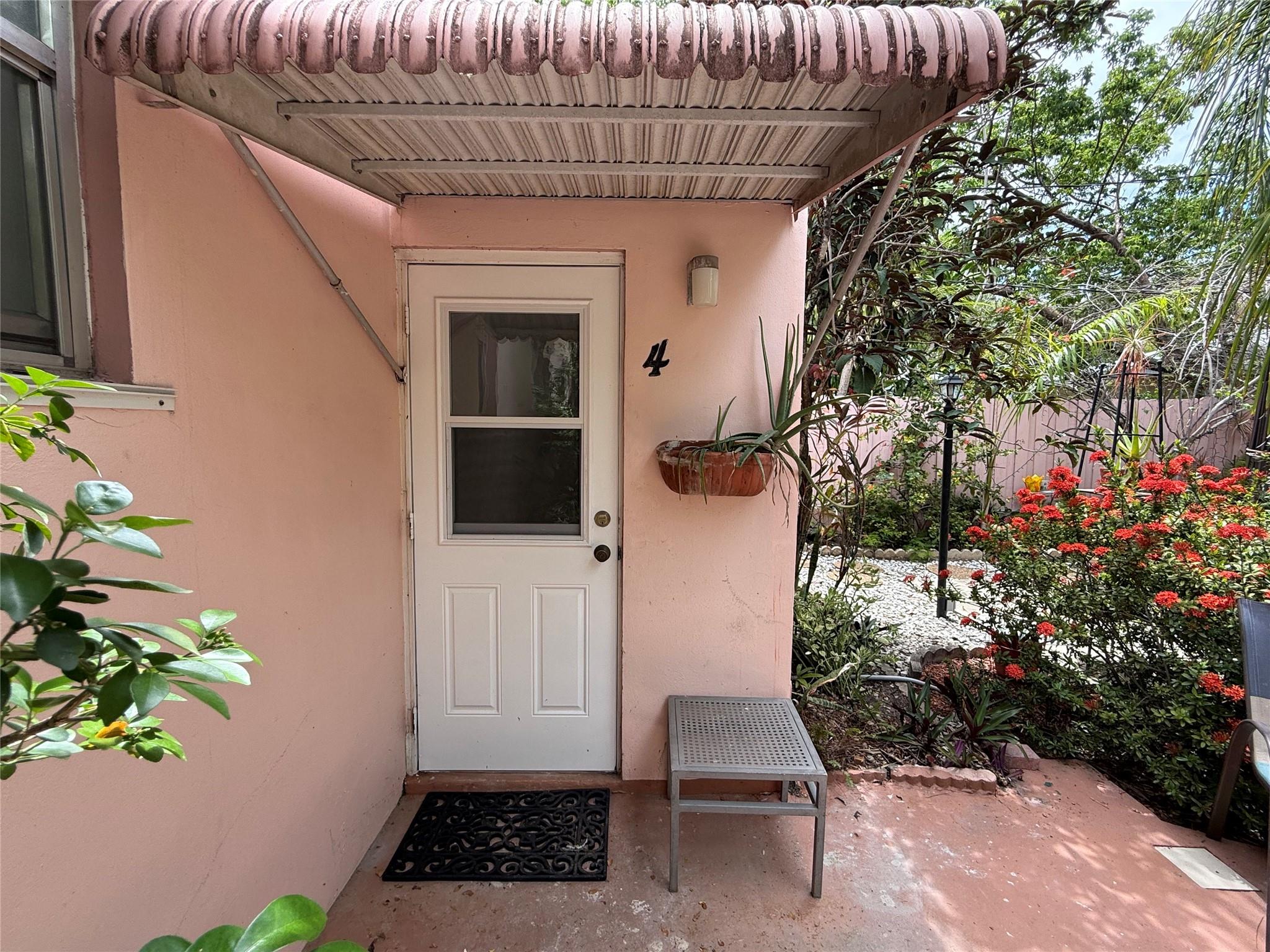 Hollywood South Side Add - Residential Lease