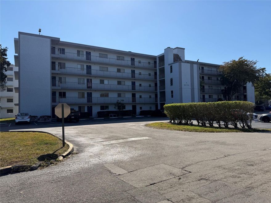 This charming spacious and bright 1 bedroom 1 bathroom condo located in a very secured and 24 hour man gated Lakeshore offers peaceful views of the pool right from your private balcony. The open concept living space is bathed in natural light which offers the perfect blend of comfort and convenience. Ample of storage space. Community laundry room on the second floor. Easy access to nearby amenities. 1 assigned parking spot right infront of the building. Elevator right next to the unit. Perfect for first time homebuyers or investors.  You can rent straight away. 1year leases allowed. Tile floors throughout & wood floors in bedrooms. Pet friendly. Low HOA's. Close to university DR & Flamingo RD with easy access to Turnpike and major Highways. Very easy to show.