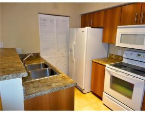 BAHIA AT DELRAY CONDO - Residential Lease
