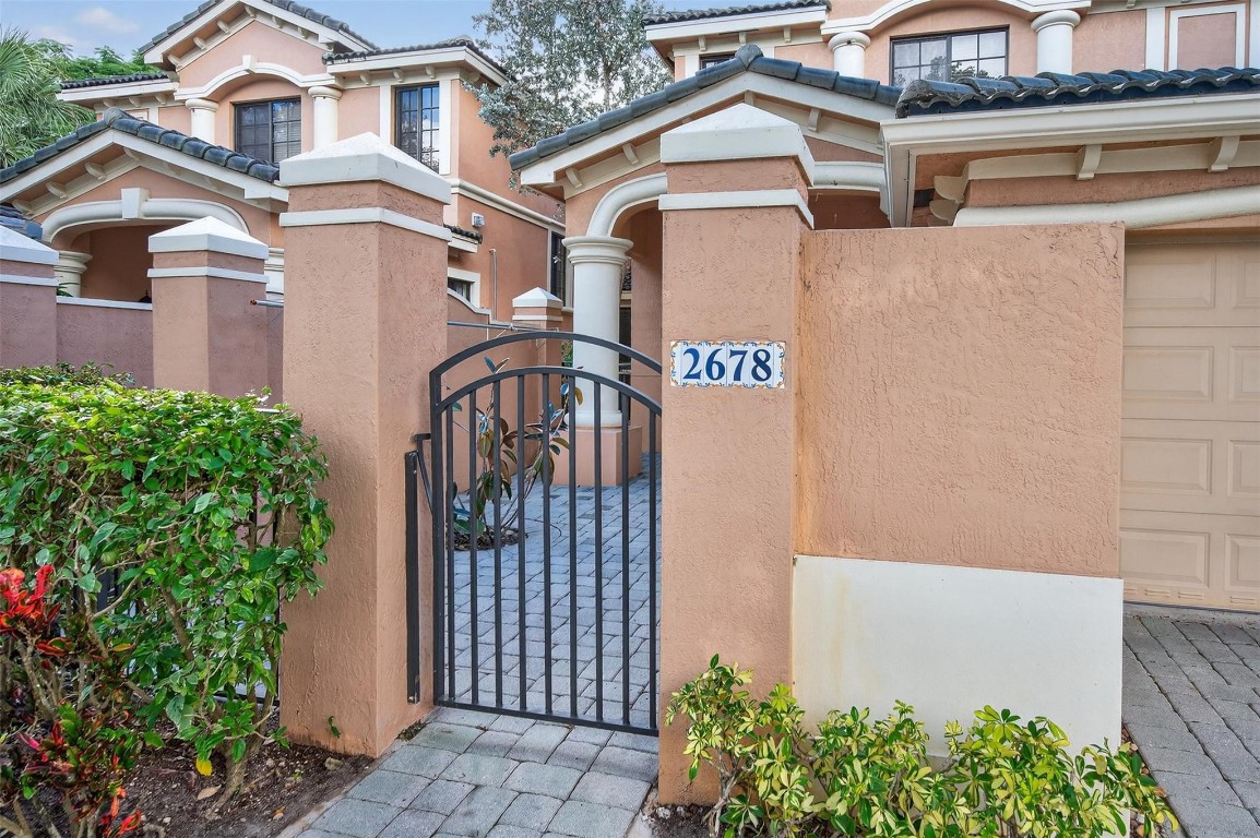 COURTSIDE AT WESTON HILLS - Residential Lease