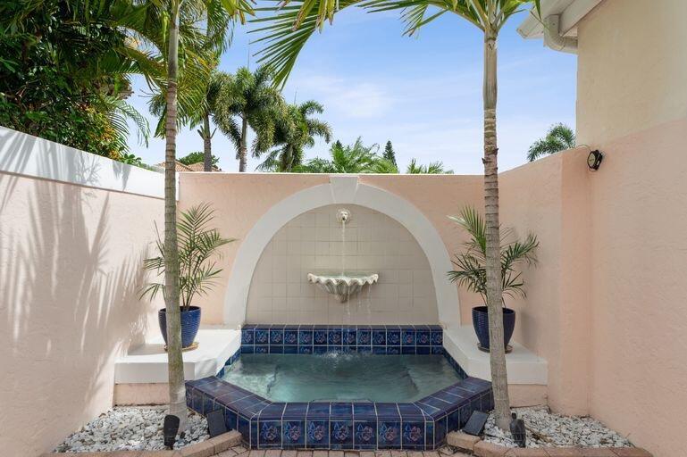 CORAL CAY - Residential Lease