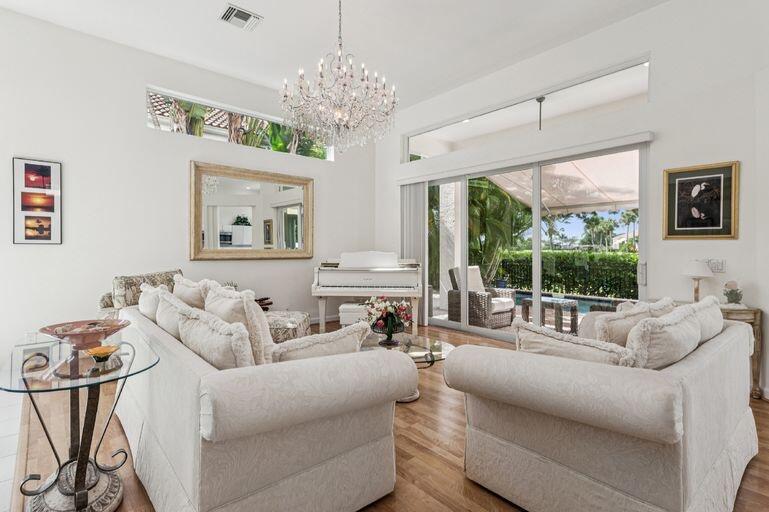 CORAL CAY - Residential Lease