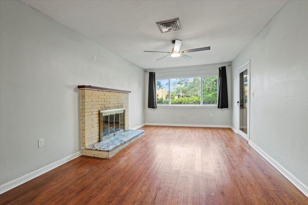 Photo of 1407 Wyoming Avenue, Fort Pierce, FL 34982 (MLS # R11147113)