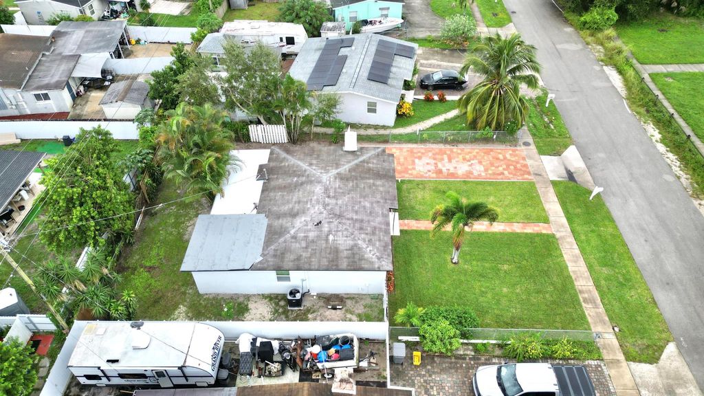 Photo of 512 Aspen Road, West Palm Beach, FL 33409 (MLS # R11132061)