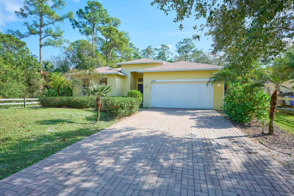 Photo of 9086 107th Court, Vero Beach, FL 32967 (MLS # R11146975)