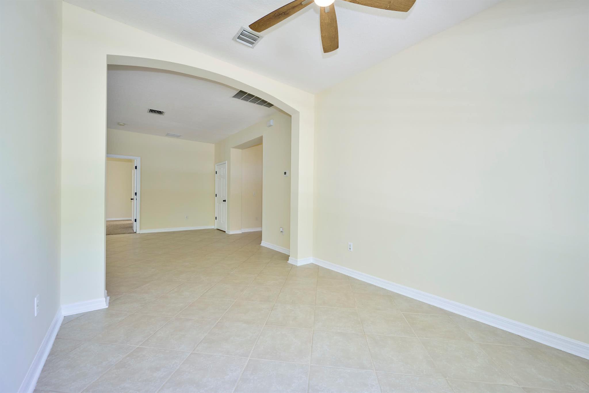 VERO LAKE ESTATES - Residential Lease