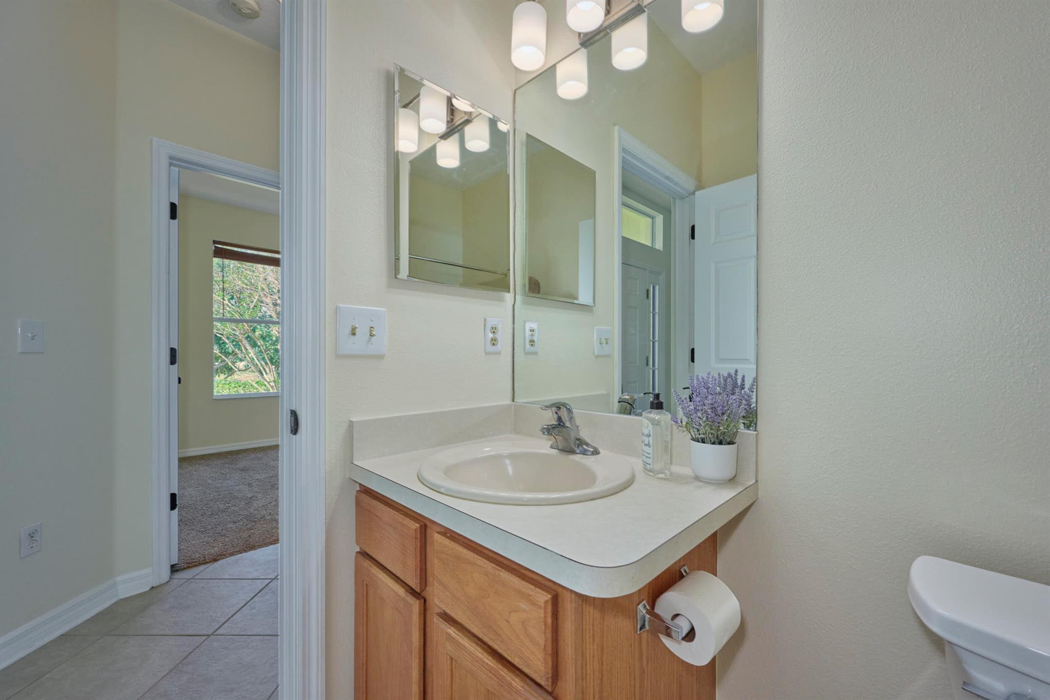 VERO LAKE ESTATES - Residential Lease