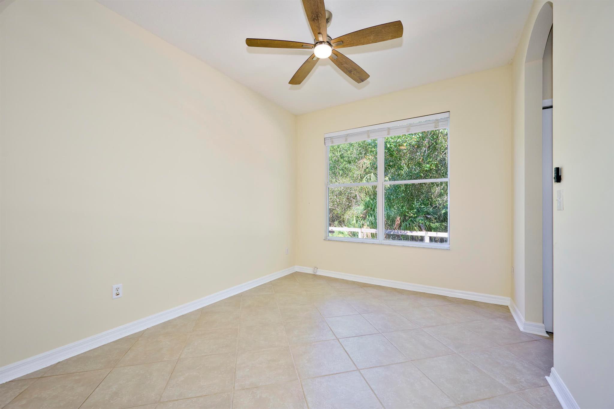 VERO LAKE ESTATES - Residential Lease