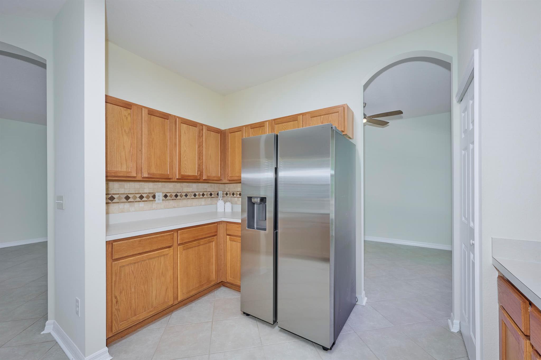 VERO LAKE ESTATES - Residential Lease