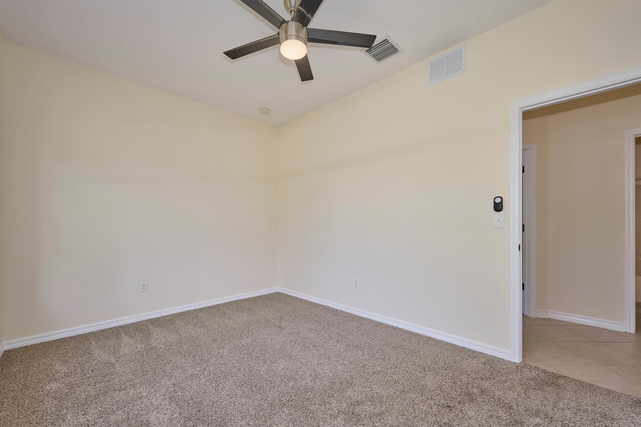 VERO LAKE ESTATES - Residential Lease