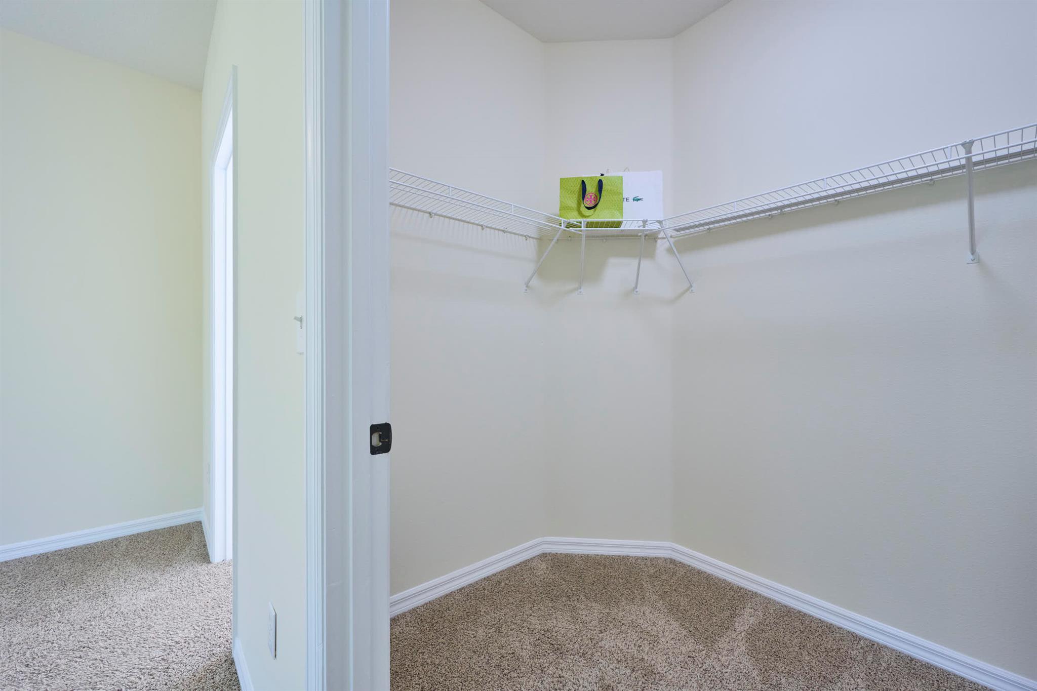 VERO LAKE ESTATES - Residential Lease