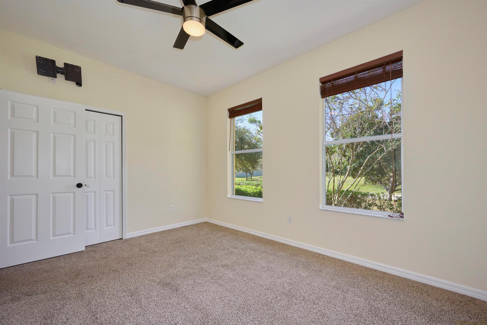 VERO LAKE ESTATES - Residential Lease