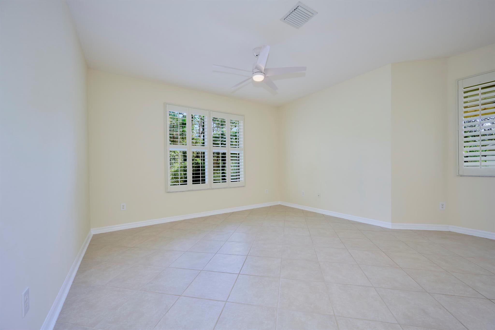 VERO LAKE ESTATES - Residential Lease