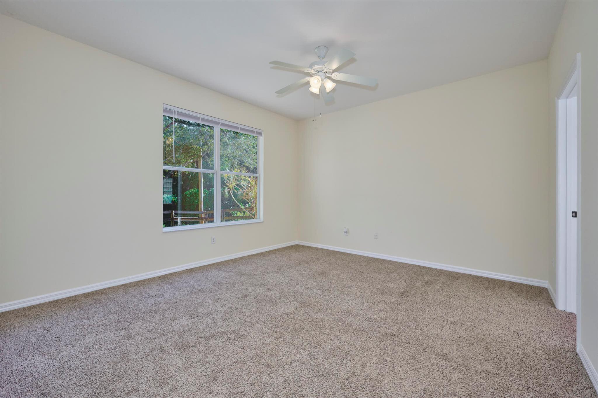 VERO LAKE ESTATES - Residential Lease