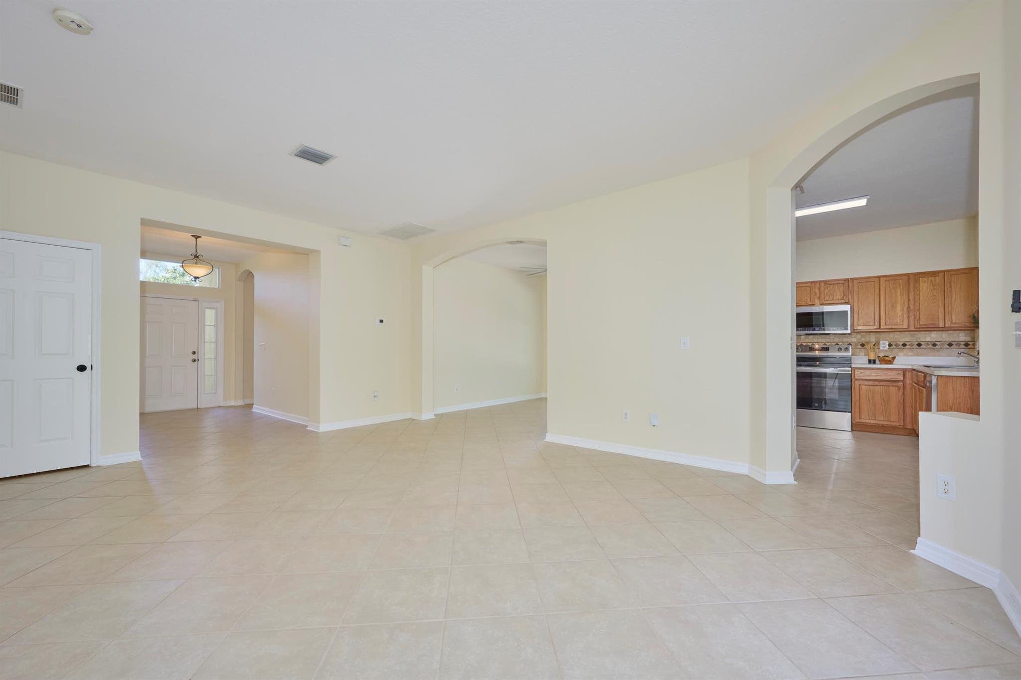 VERO LAKE ESTATES - Residential Lease