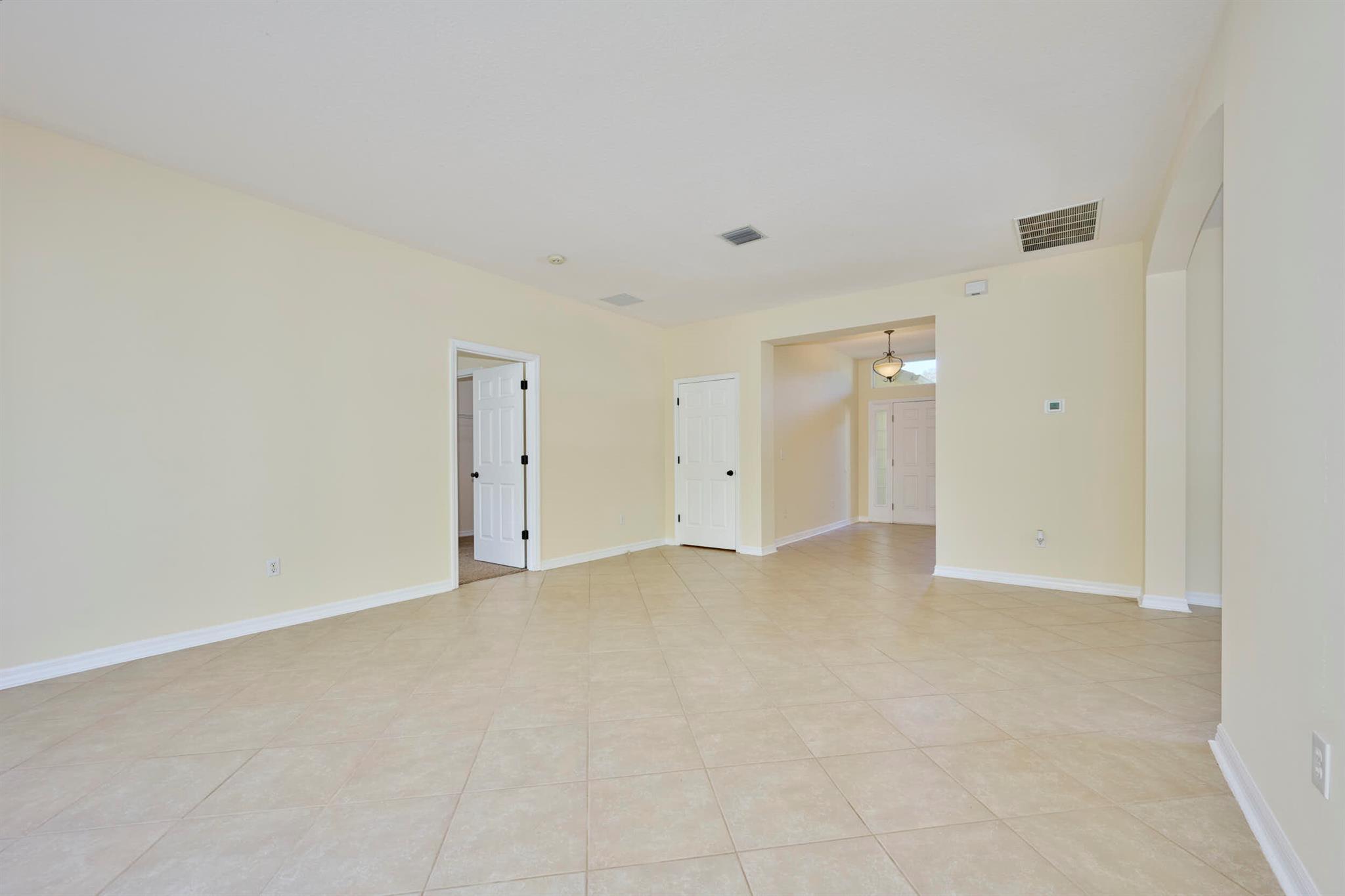 VERO LAKE ESTATES - Residential Lease