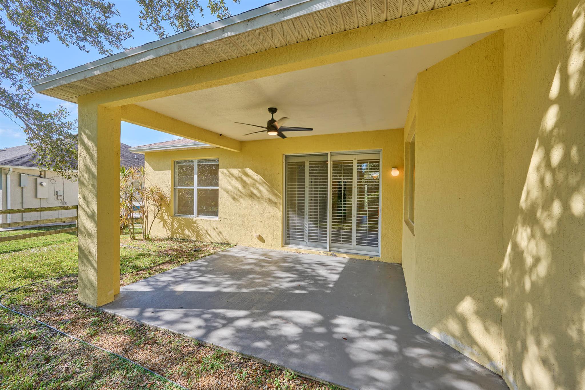 VERO LAKE ESTATES - Residential Lease