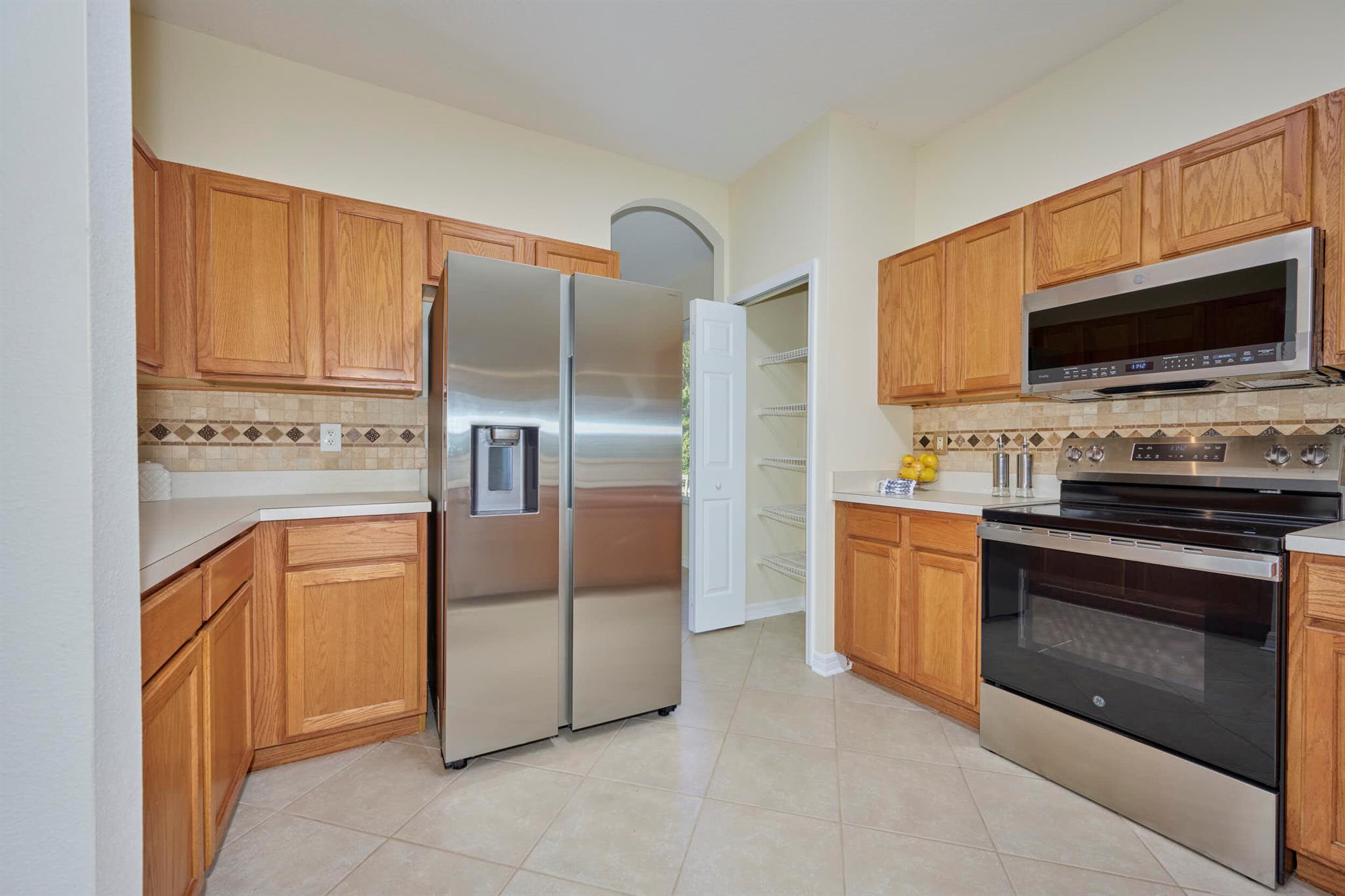 VERO LAKE ESTATES - Residential Lease