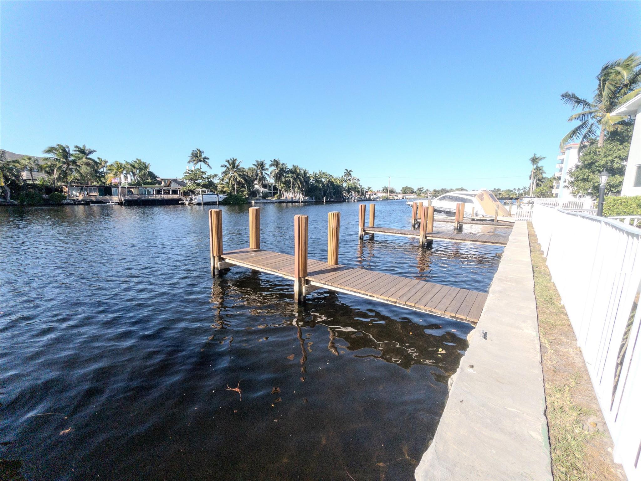 1821 Middle River Dr