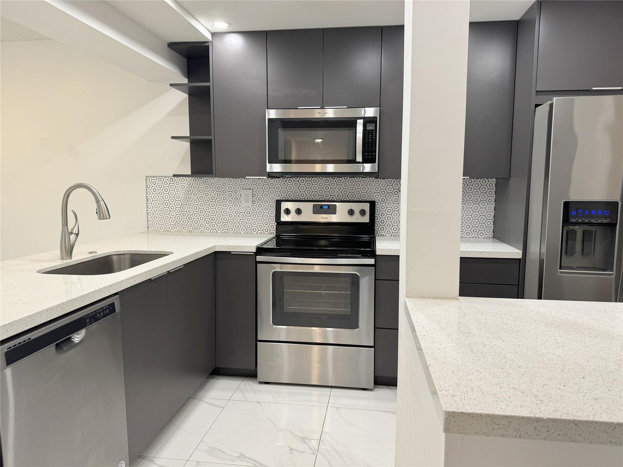 Royal Palm At Plantation - Residential Lease