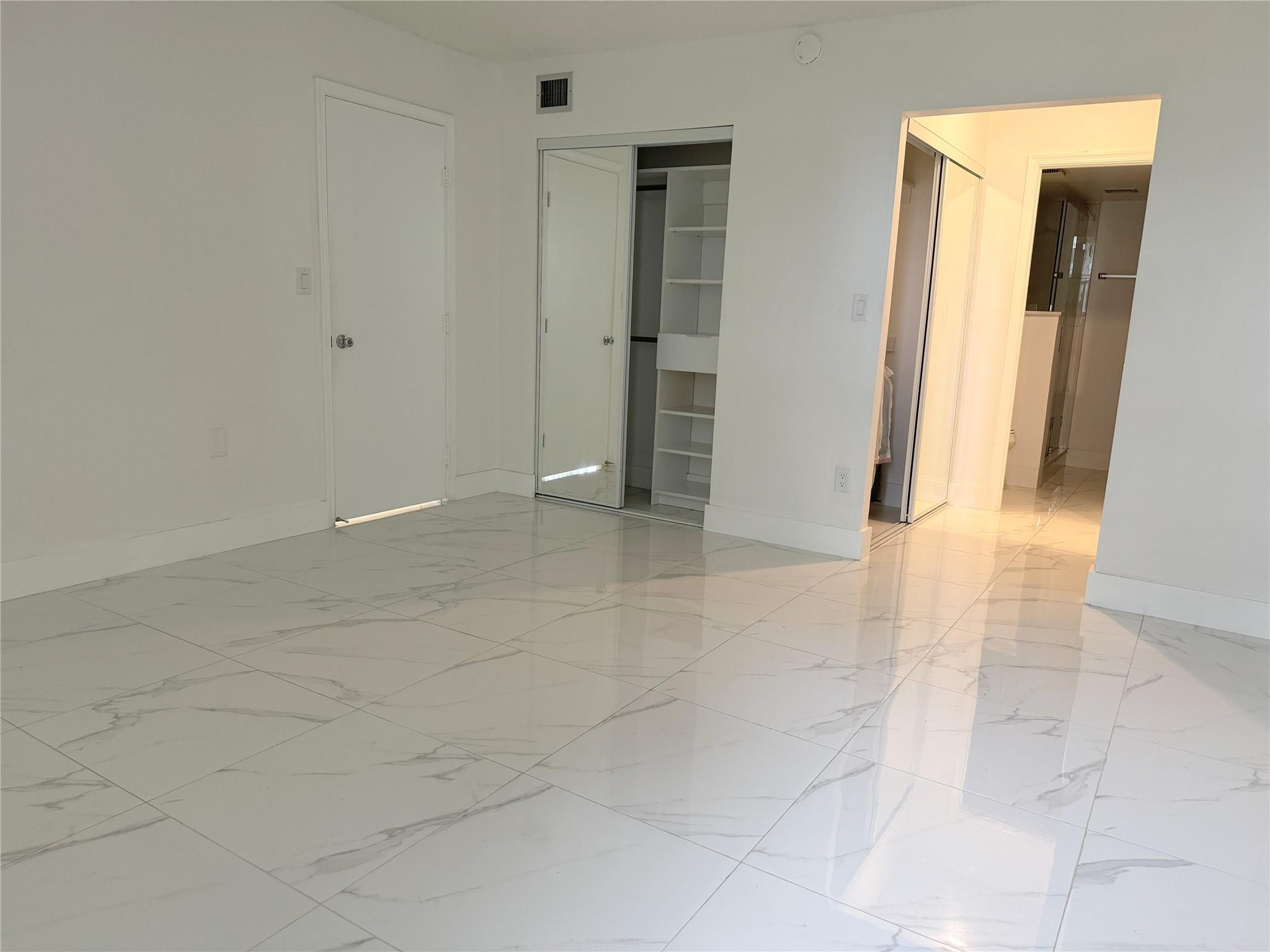 Royal Palm At Plantation - Residential Lease