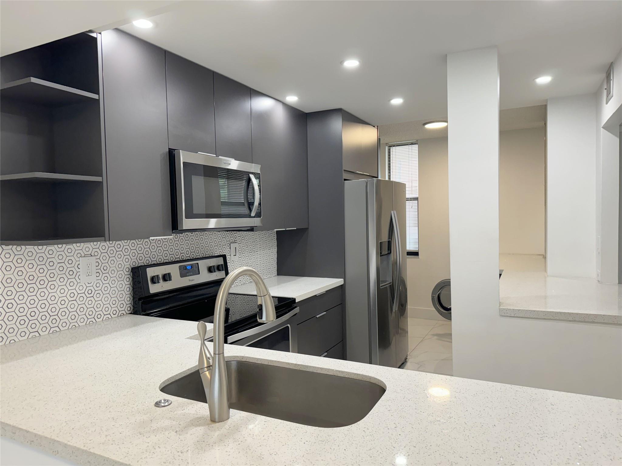 Royal Palm At Plantation - Residential Lease