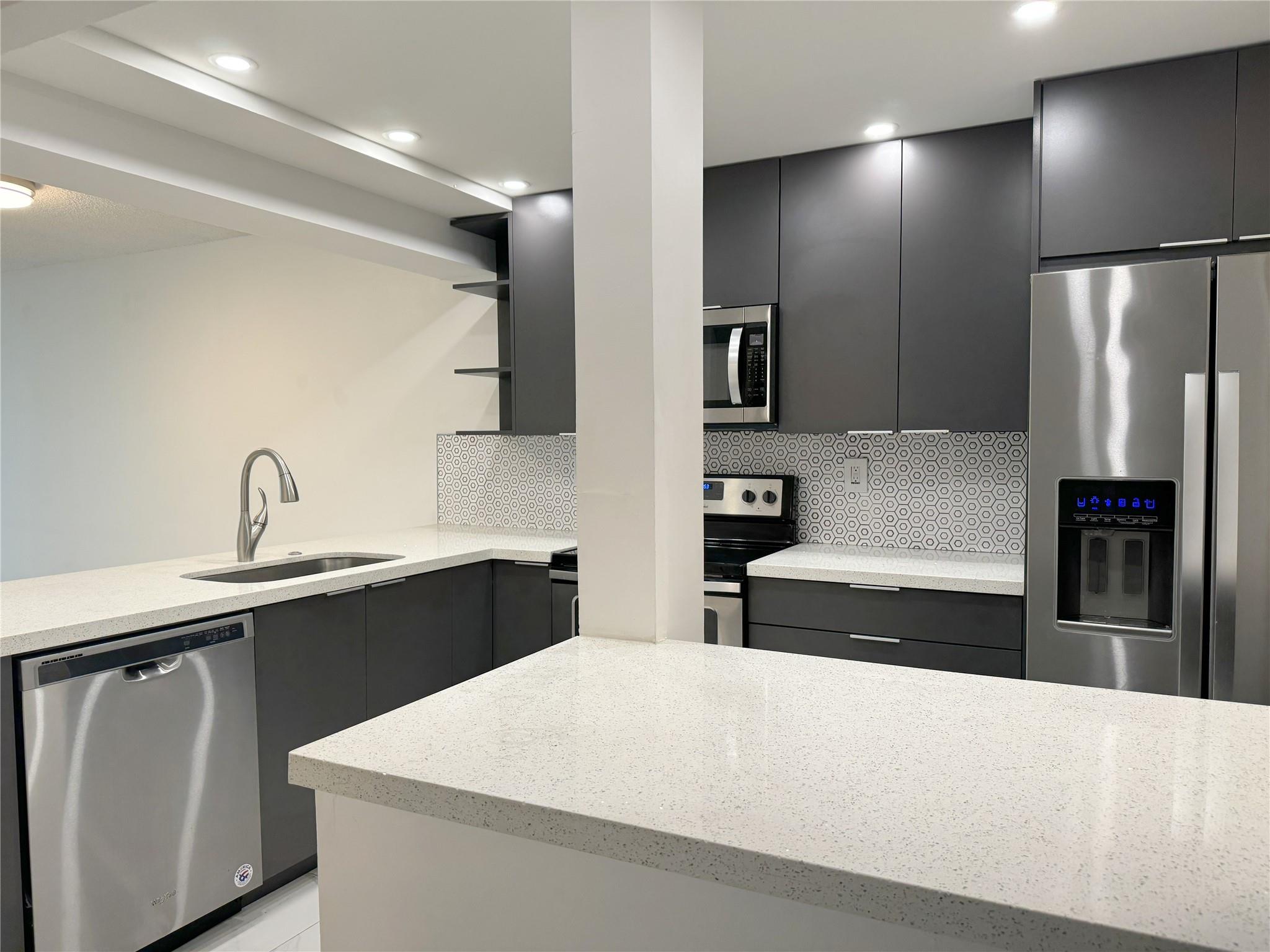 Royal Palm At Plantation - Residential Lease