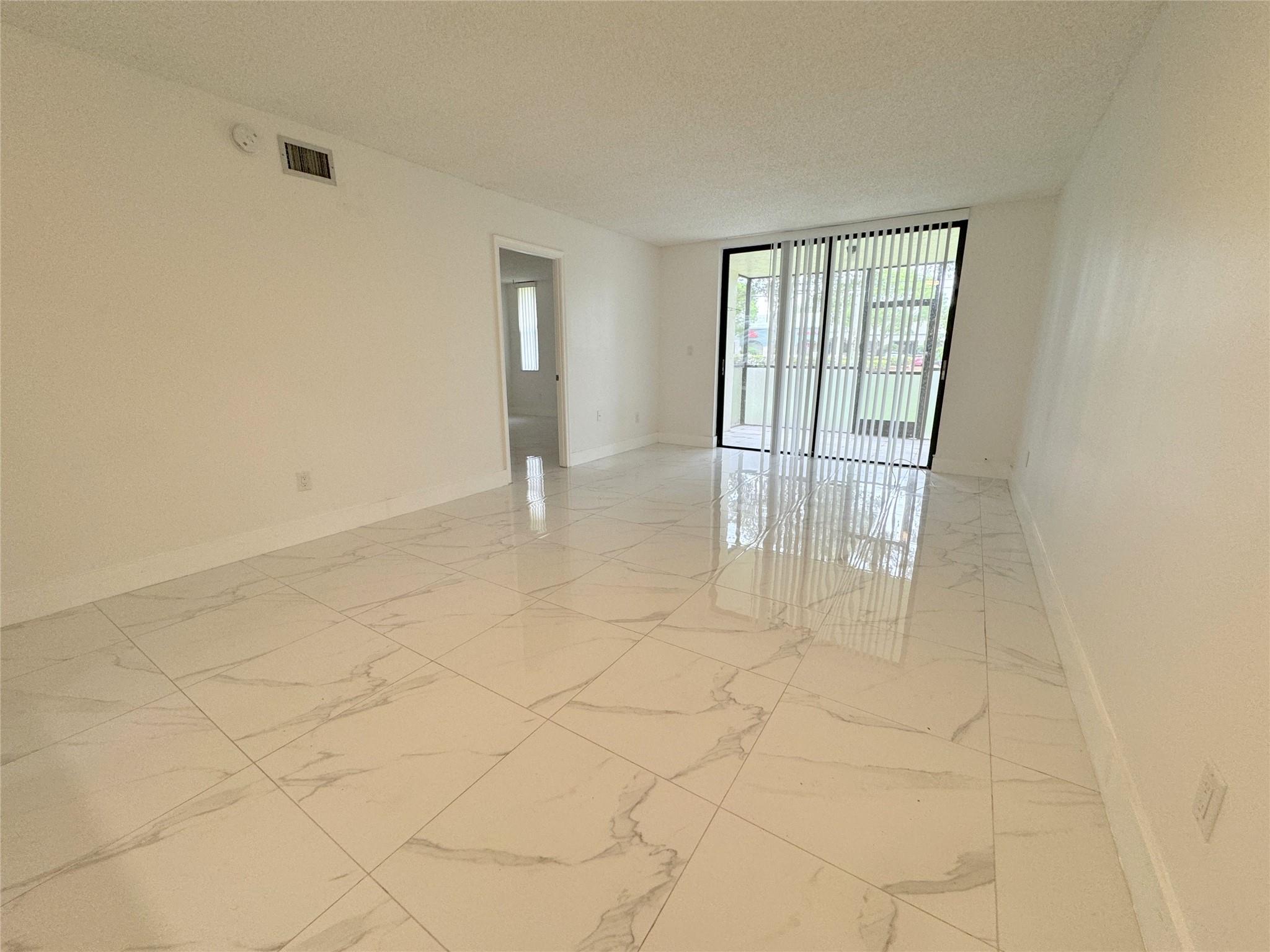 Royal Palm At Plantation - Residential Lease