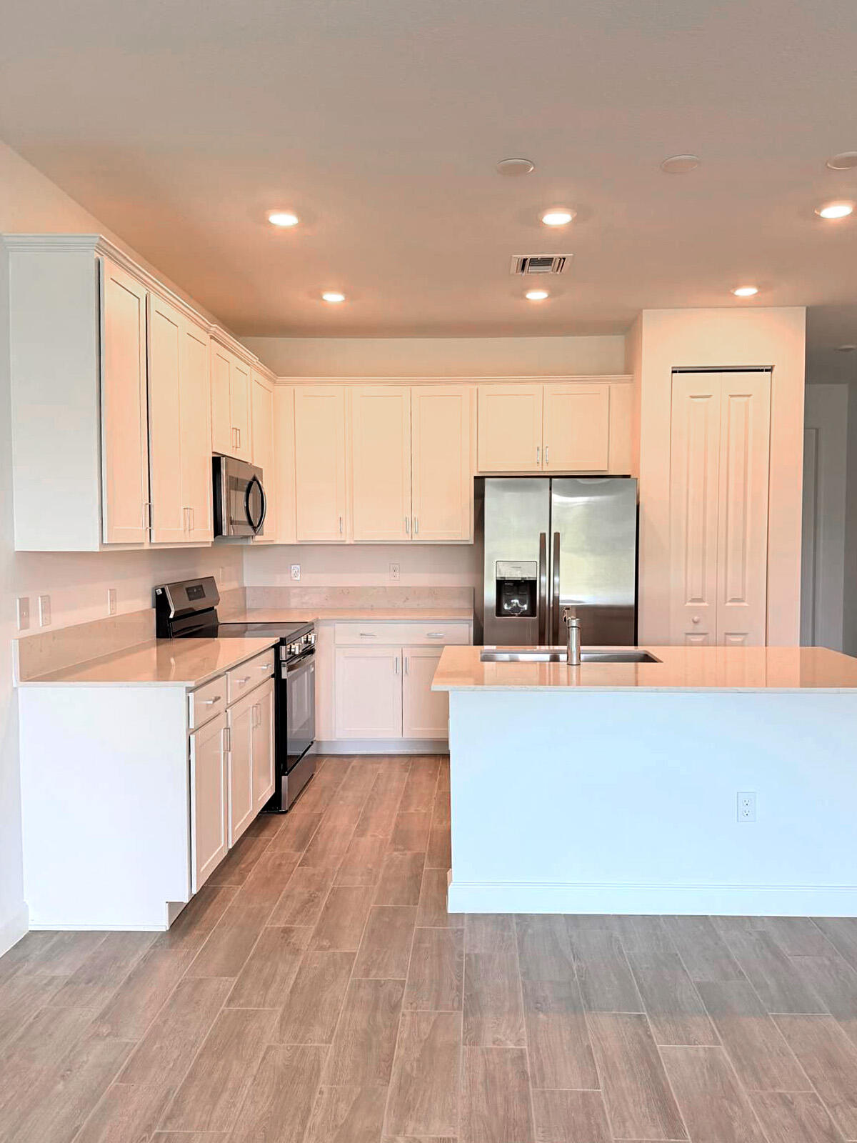 DELRAY TRAILS - Residential Lease