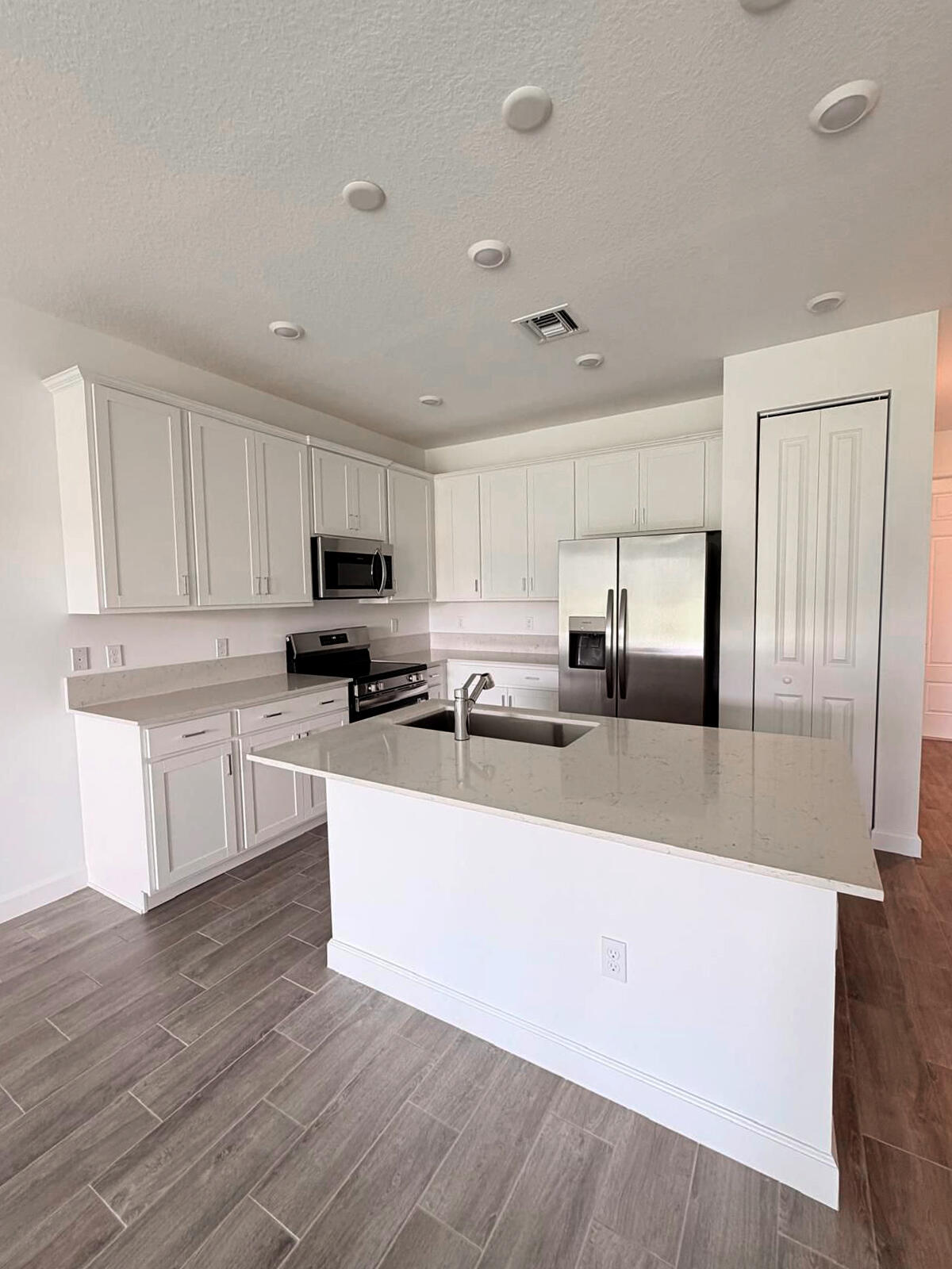 DELRAY TRAILS - Residential Lease