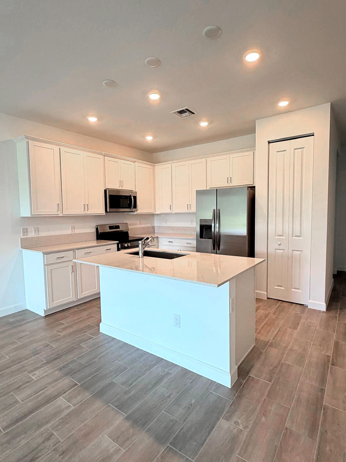 DELRAY TRAILS - Residential Lease