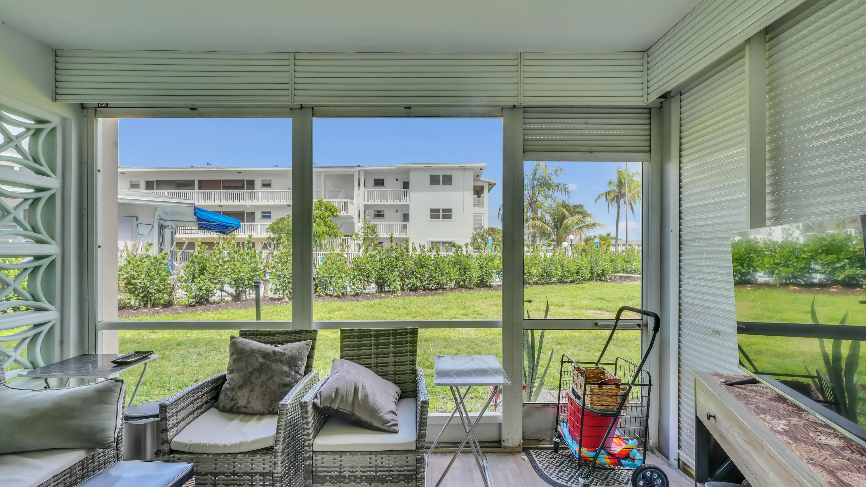 LAKESHORE LODGE CO-OP - Residential