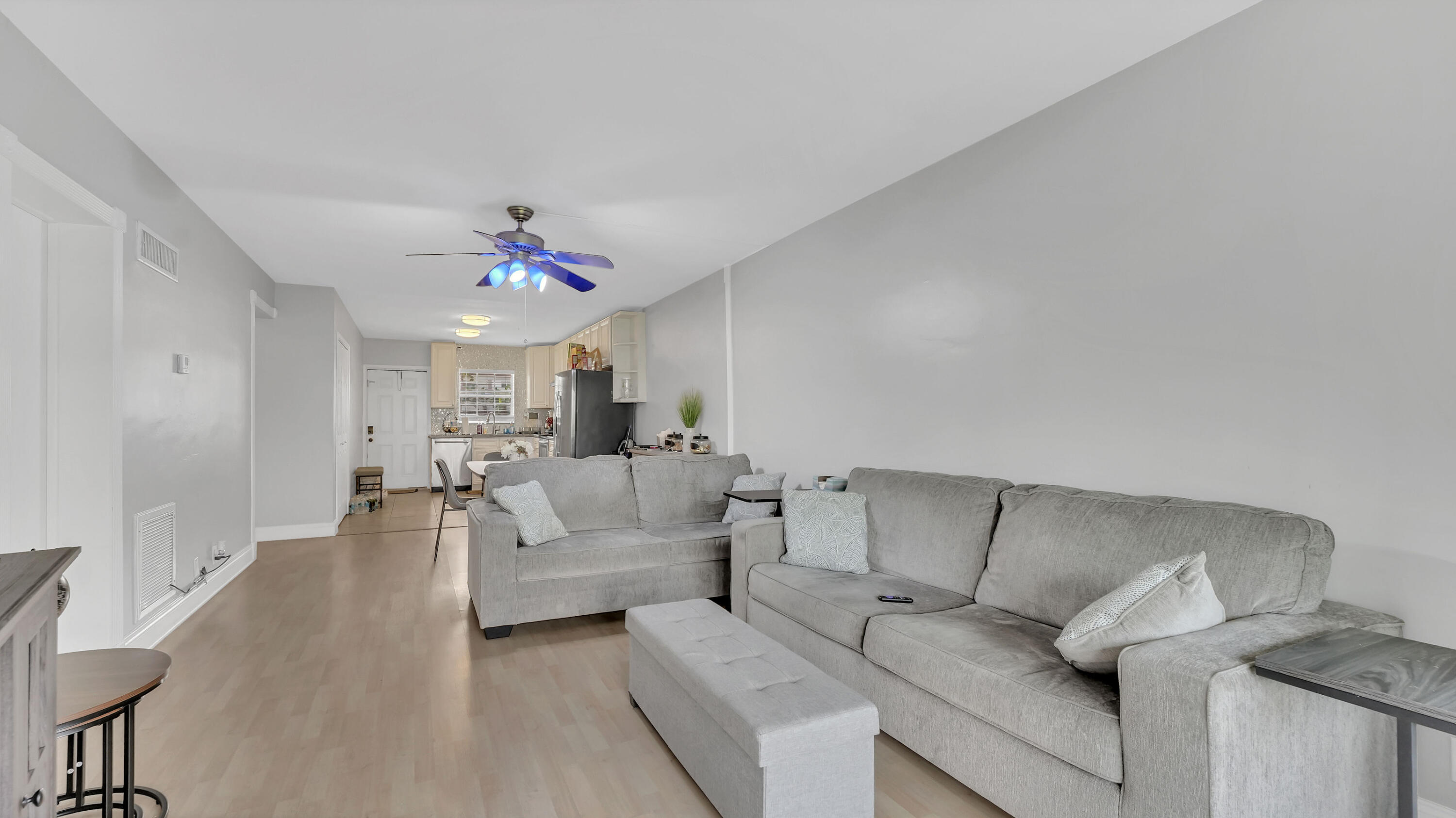 LAKESHORE LODGE CO-OP - Residential