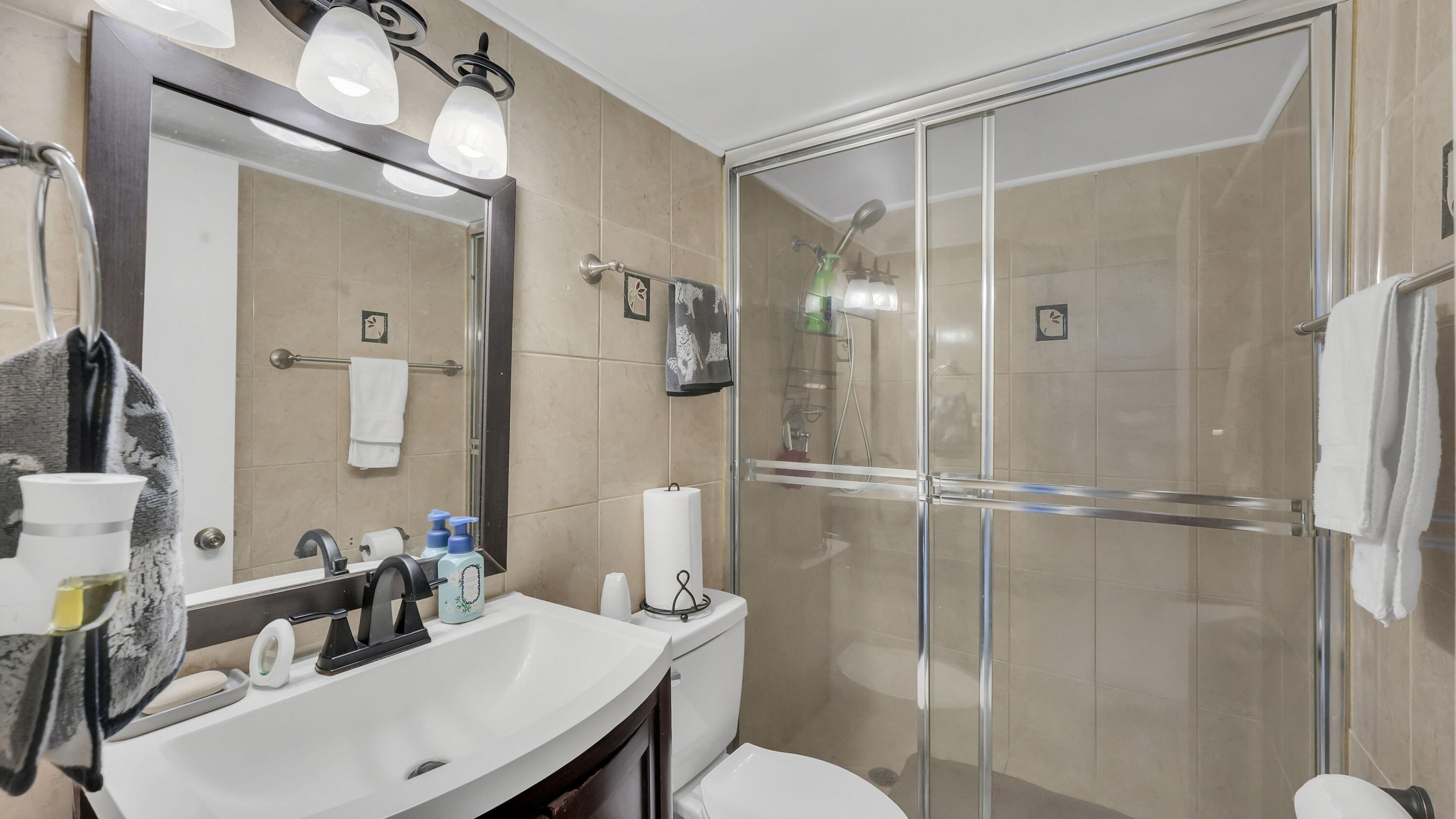 LAKESHORE LODGE CO-OP - Residential