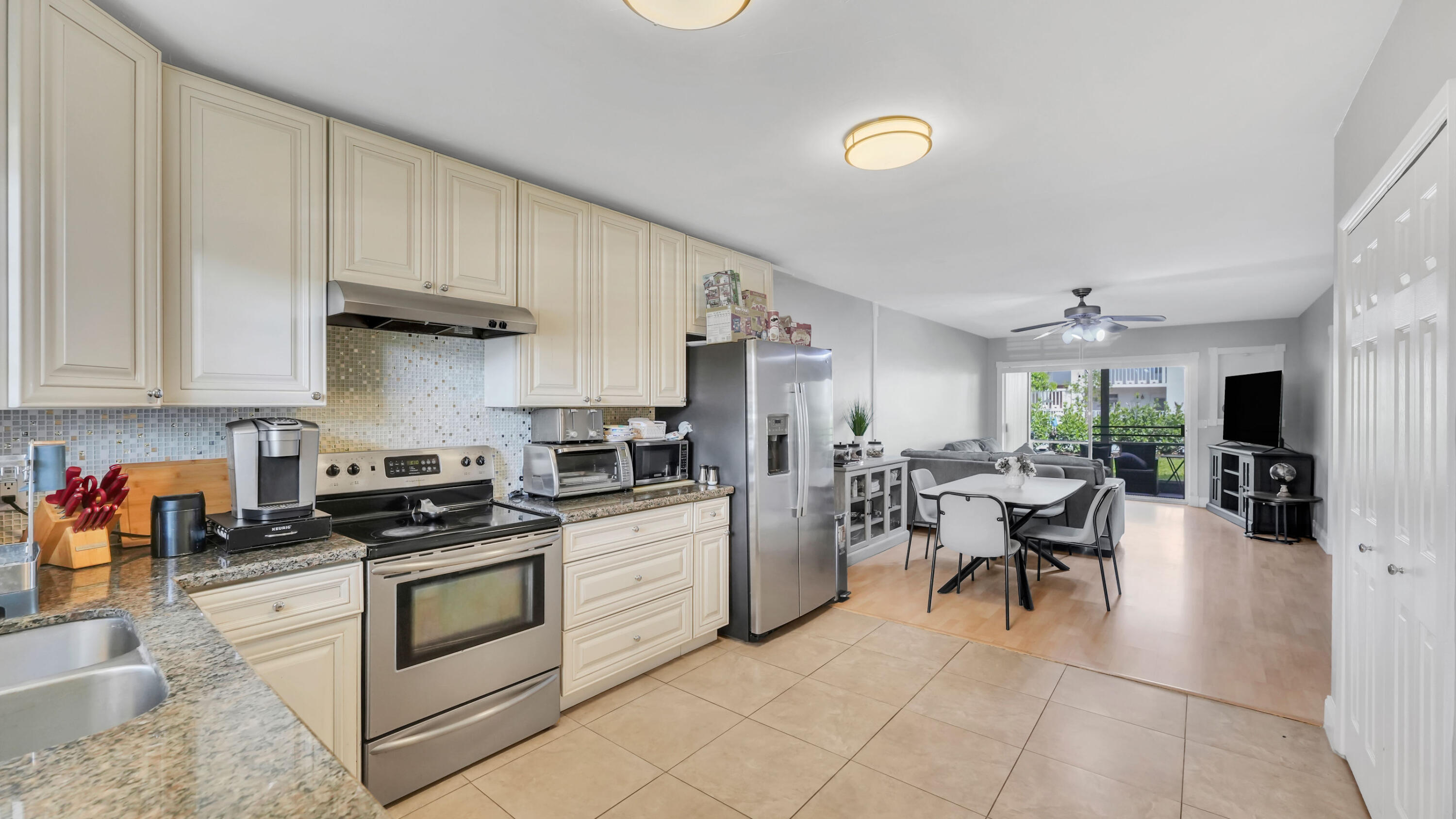 LAKESHORE LODGE CO-OP - Residential