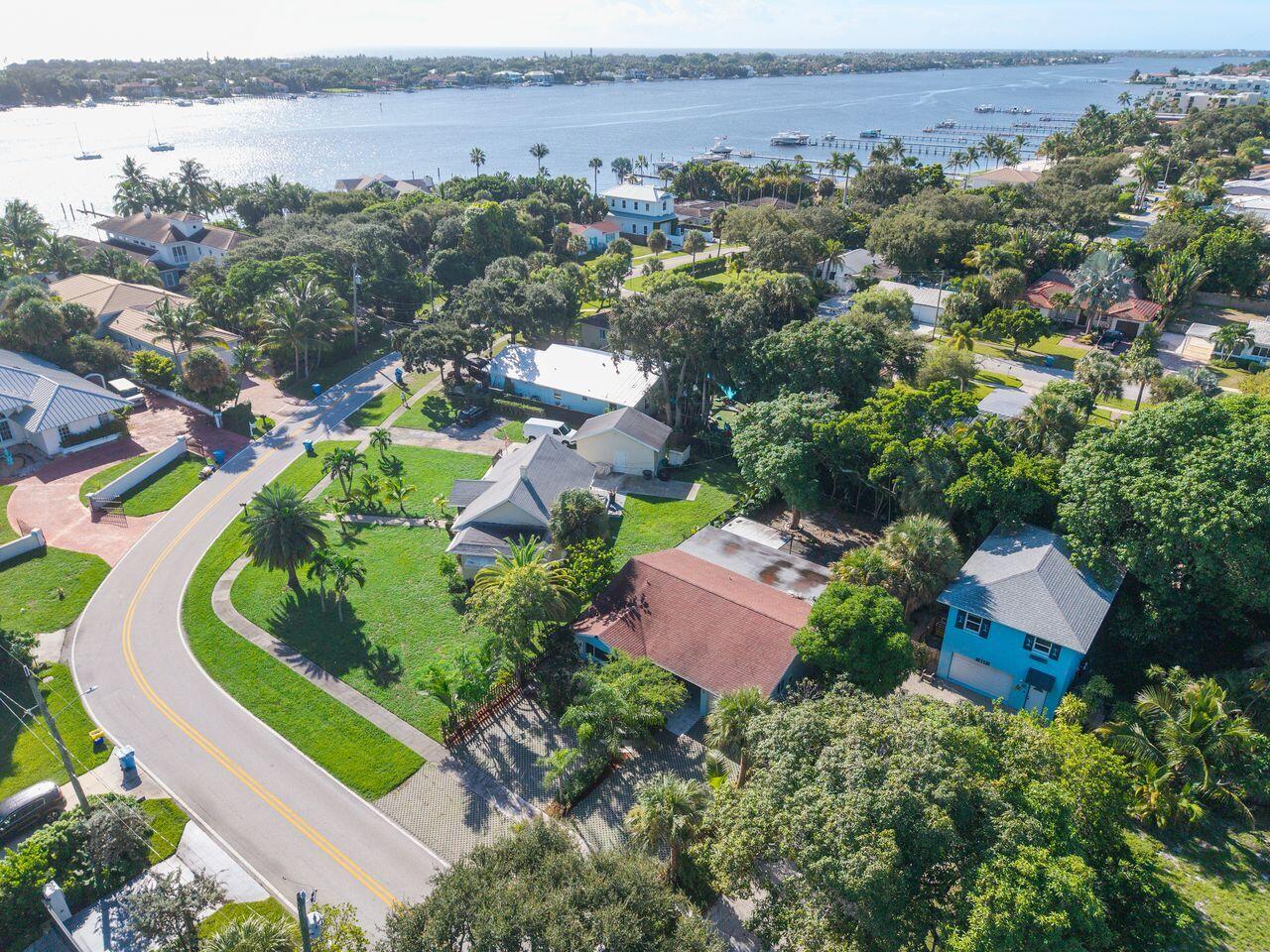 545 S LAKE Drive