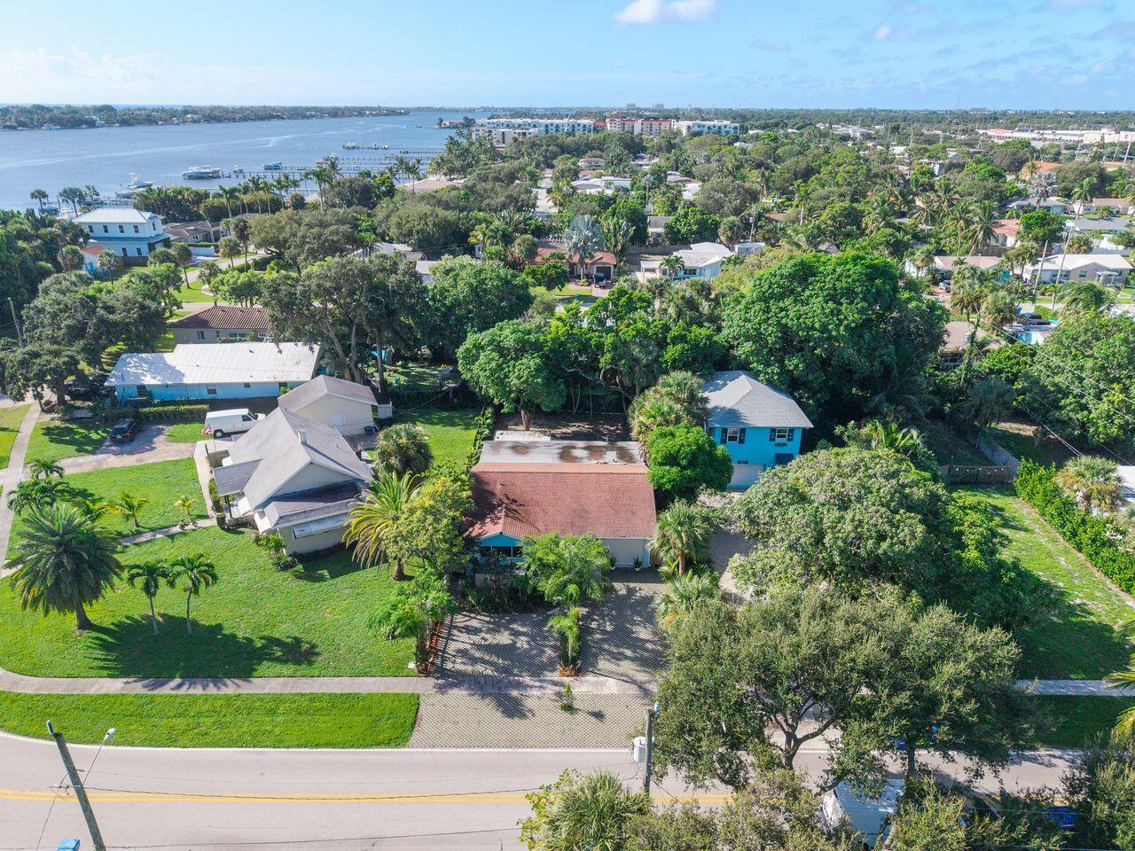 545 S LAKE Drive