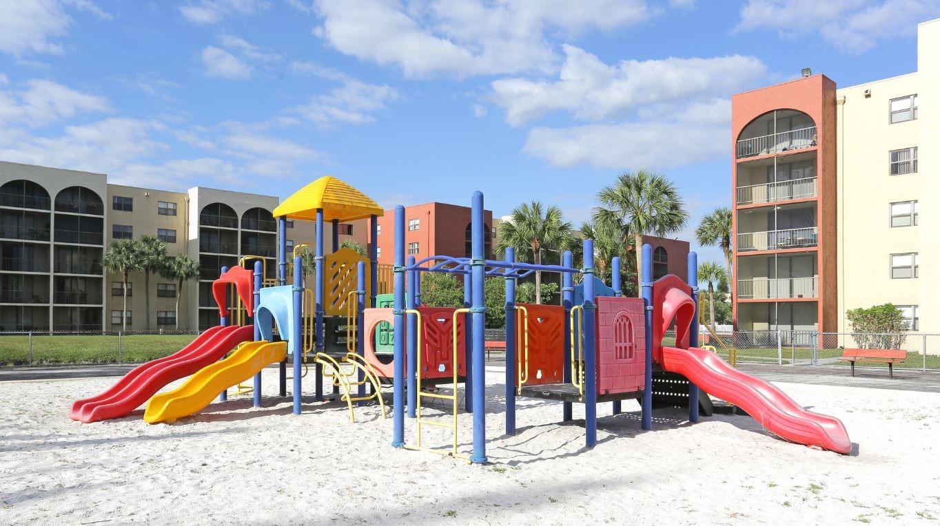 2500 Inverrary Club Apartments - Residential Lease