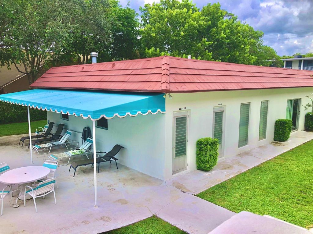 Photo of 899 SE 2nd Avenue, Deerfield Beach, FL 33441 (MLS # F10528598)