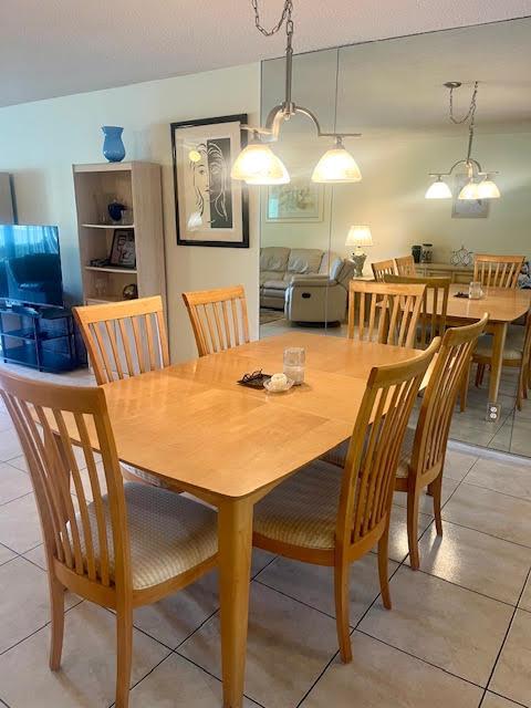 TENNIS ENTHUSIESTS! Here's a chance to give this ground floor 2/2 your own personal touch. Priced to sell. W/D in the unit. A/C new 2024. Roaming security at night.Development has 22 HAR TRU tennis courts with tennis pro shop, clubhouse and Olympic size pool. INVESTORS can rent immediately