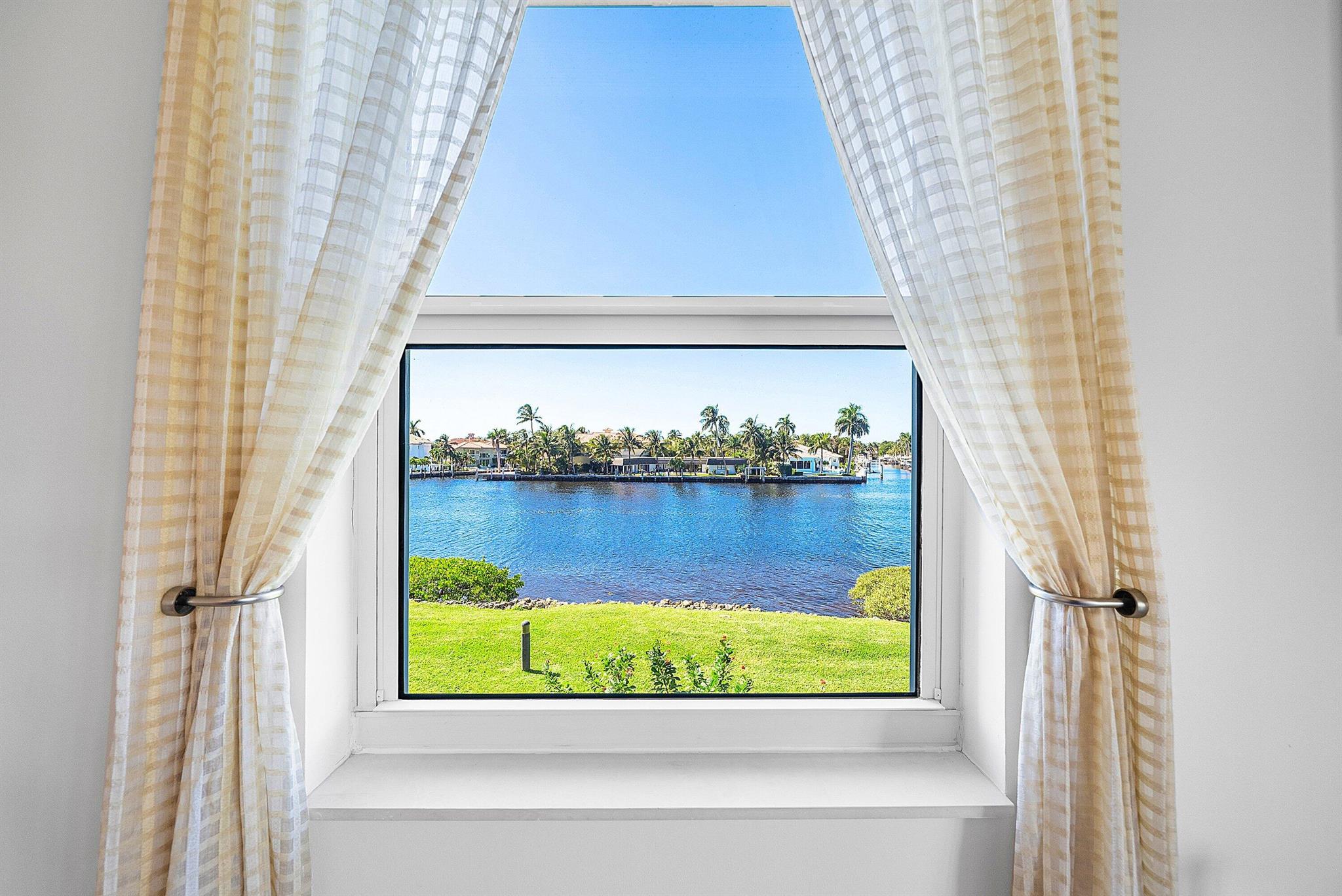 BERMUDA HIGH WEST - Residential