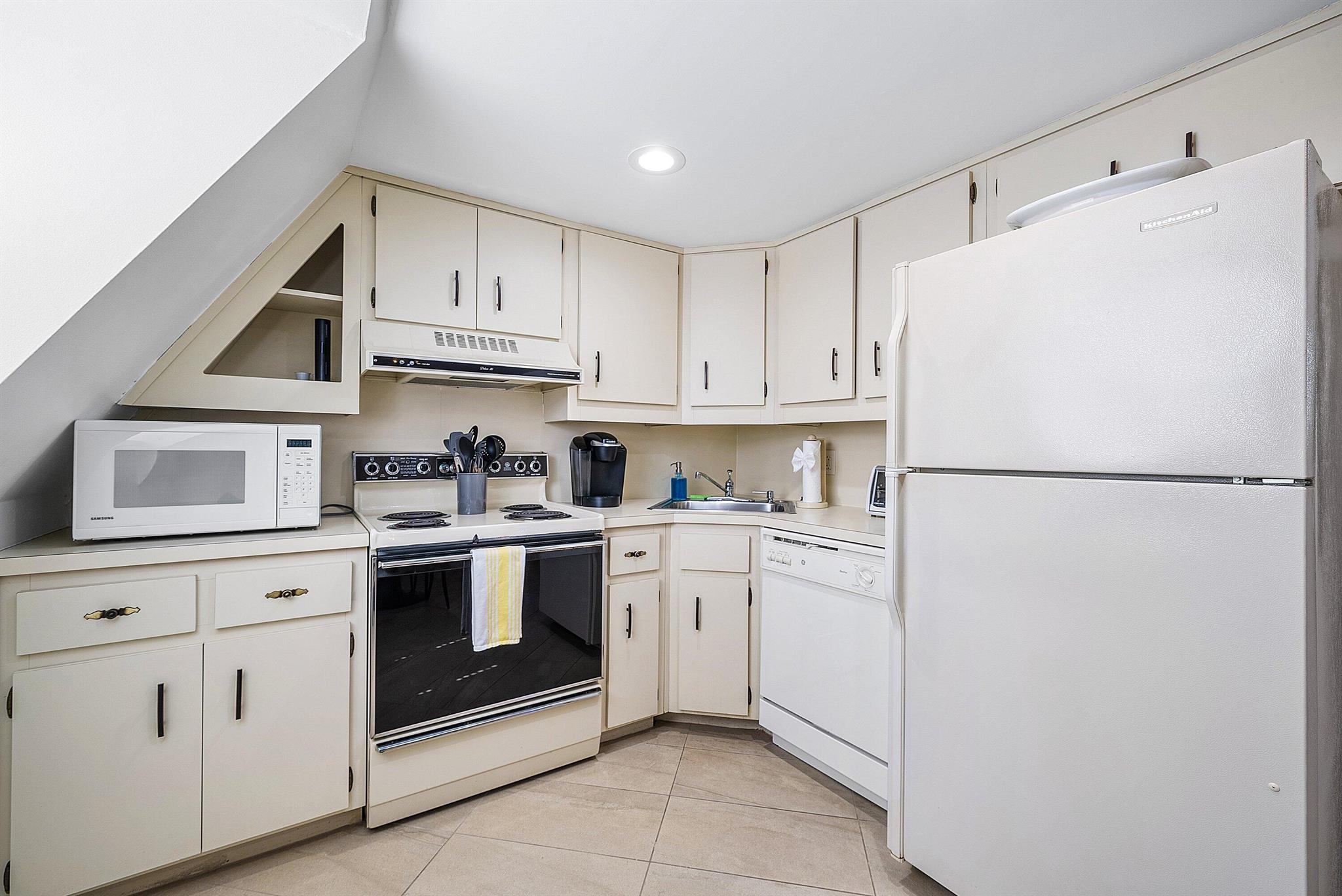 BERMUDA HIGH WEST - Residential