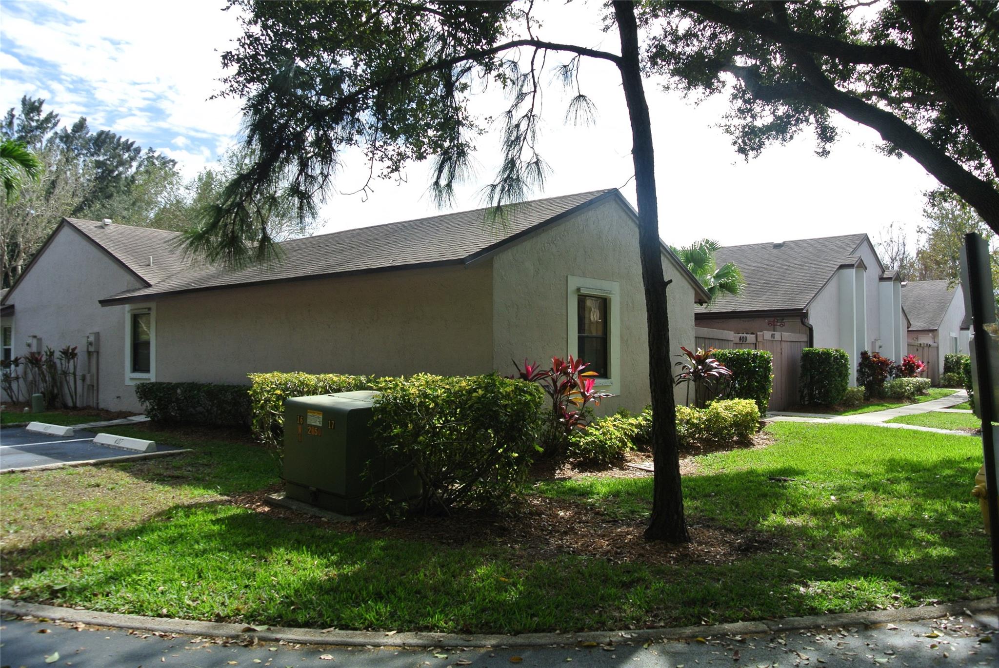 Courtyards of Plantation - Residential
