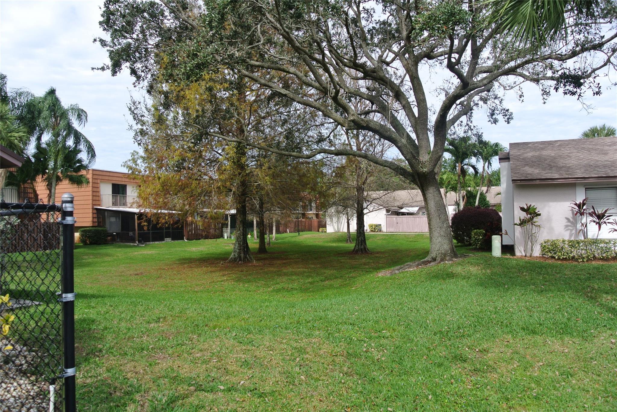 Courtyards of Plantation - Residential